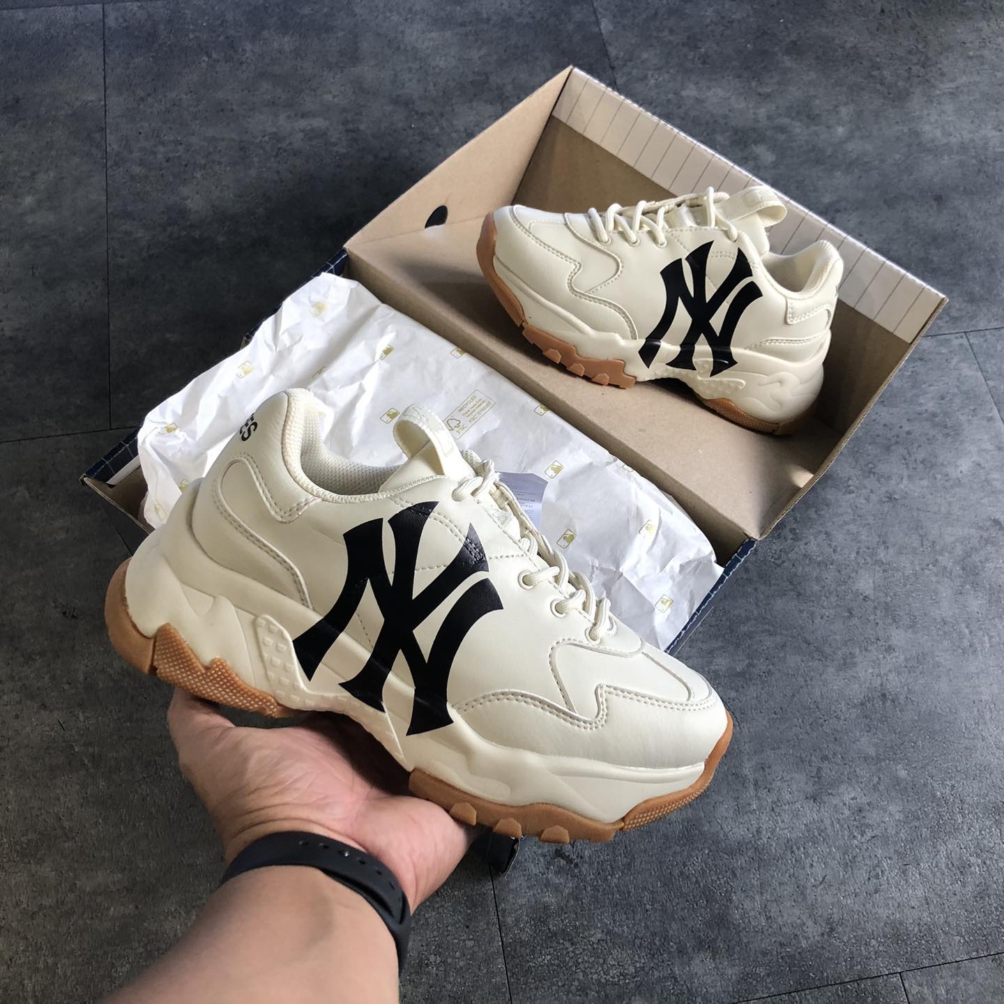 Giày MLB Unisex New York Yankees Big Ball Chunky 11 HS Sneaker #34 Giày MLB Unisex New York Yankees Big Ball Chunky 11 HS Sneaker